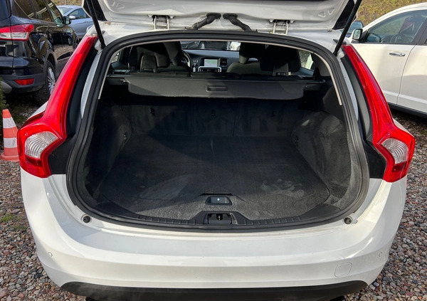 Volvo V60 cena 37900 przebieg: 237000, rok produkcji 2013 z Mrągowo małe 596